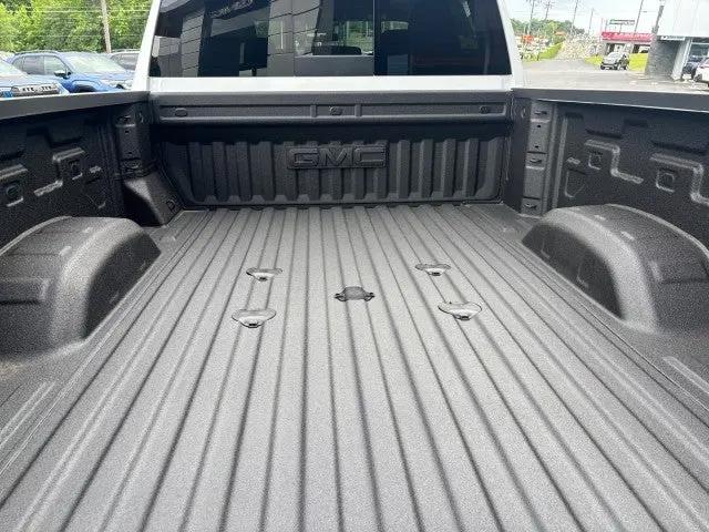 2026 GMC Sierra 2500HD Crew Cab, Standard Bed, SLE, 4WD
