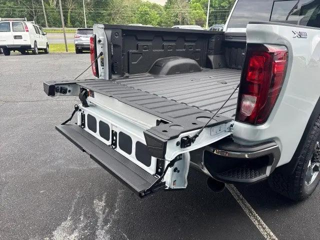 2026 GMC Sierra 2500HD Crew Cab, Standard Bed, SLE, 4WD
