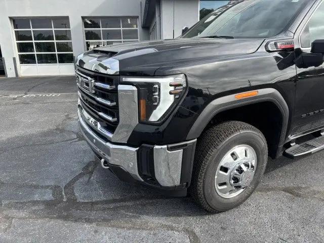 2026 GMC Sierra 3500HD Crew Cab, Long Bed, SLT Dual Rear Wheel, 4WD