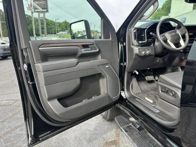 2026 GMC Sierra 3500HD Crew Cab, Long Bed, SLT Dual Rear Wheel, 4WD
