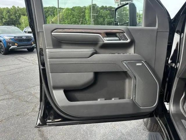 2026 GMC Sierra 3500HD Crew Cab, Long Bed, SLT Dual Rear Wheel, 4WD