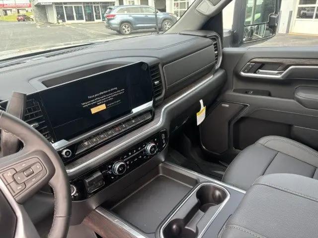 2026 GMC Sierra 3500HD Crew Cab, Long Bed, SLT Dual Rear Wheel, 4WD