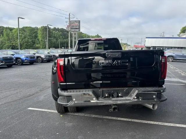 2026 GMC Sierra 3500HD Crew Cab, Long Bed, SLT Dual Rear Wheel, 4WD