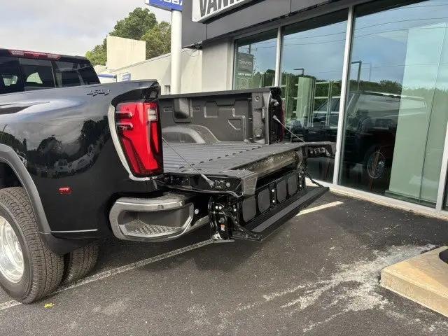 2026 GMC Sierra 3500HD Crew Cab, Long Bed, SLT Dual Rear Wheel, 4WD