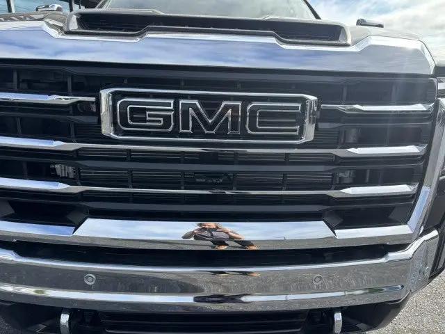 2026 GMC Sierra 3500HD Crew Cab, Long Bed, SLT Dual Rear Wheel, 4WD