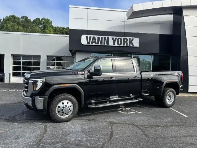 2026 GMC Sierra 3500HD Crew Cab, Long Bed, SLT Dual Rear Wheel, 4WD