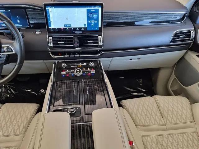 2023 Lincoln Navigator Black Label