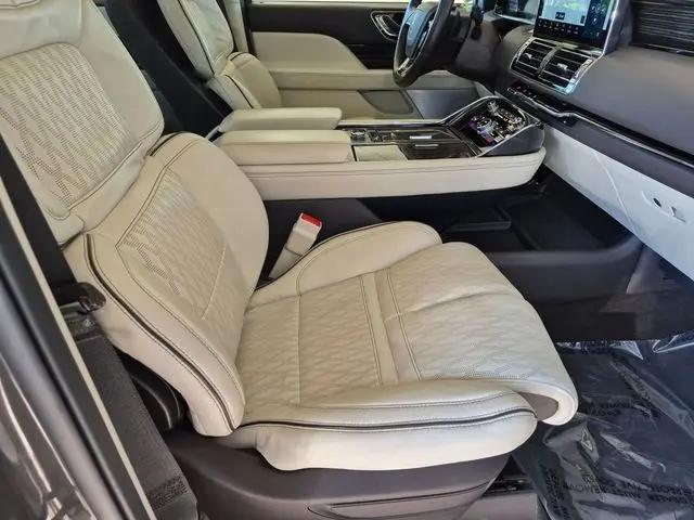 2023 Lincoln Navigator Black Label