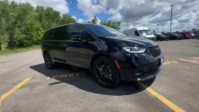 2024 Chrysler Pacifica Touring L AWD