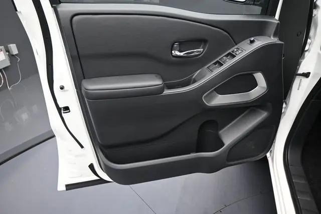 2026 Nissan Frontier Crew Cab SV 4x2