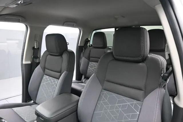 2026 Nissan Frontier Crew Cab SV 4x2