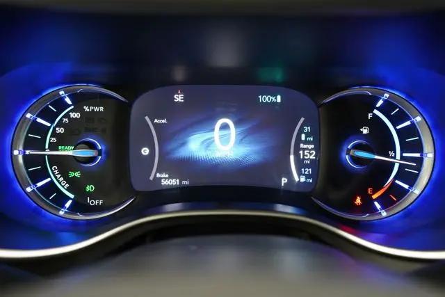 2024 Chrysler Pacifica Hybrid Select