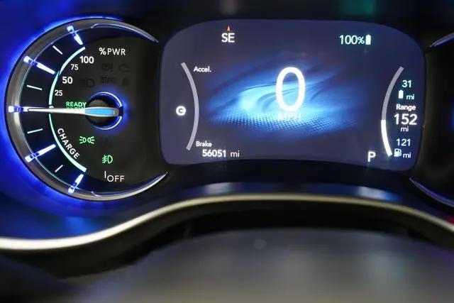 2024 Chrysler Pacifica Hybrid Select