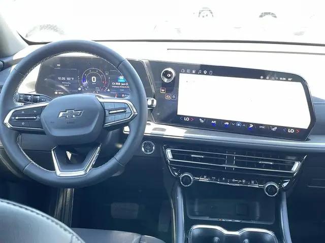 2026 Chevrolet Traverse FWD LT