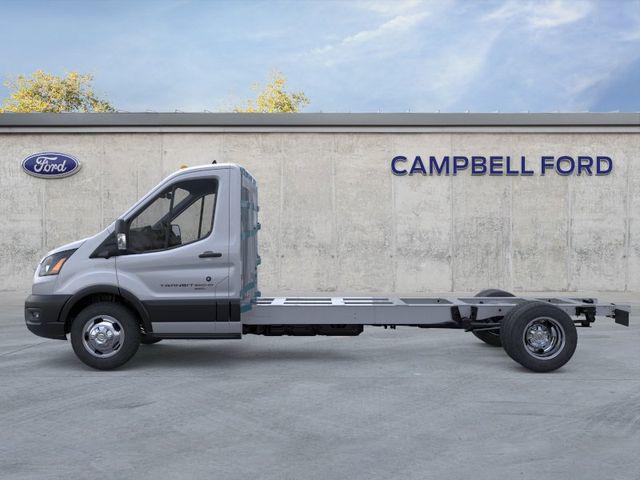 2026 Ford Transit Cutaway Base