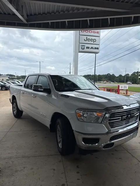 2024 Ram 1500 Laramie Crew Cab 4x2 5'7" Box