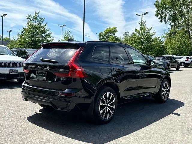 2024 Volvo XC60 B5 Plus Dark Theme