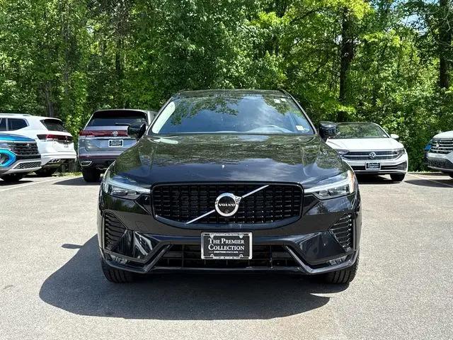 2024 Volvo XC60 B5 Plus Dark Theme