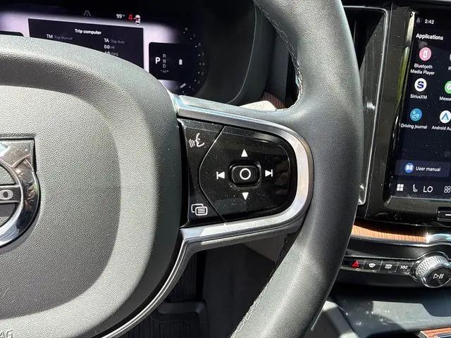 2024 Volvo XC60 B5 Plus Dark Theme