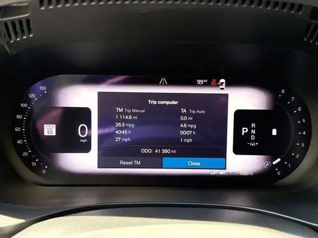 2024 Volvo XC60 B5 Plus Dark Theme