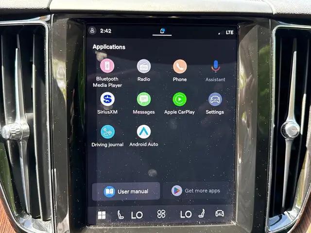 2024 Volvo XC60 B5 Plus Dark Theme