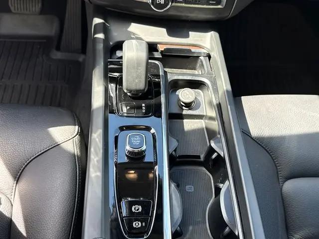2024 Volvo XC60 B5 Plus Dark Theme