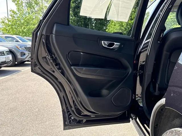 2024 Volvo XC60 B5 Plus Dark Theme