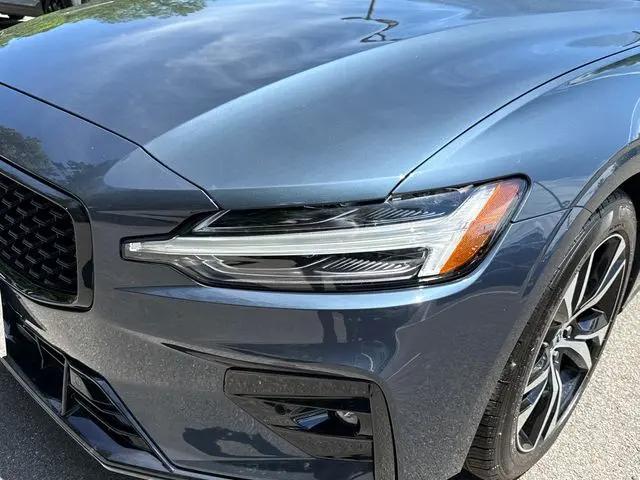 2025 Volvo S60 B5 Core