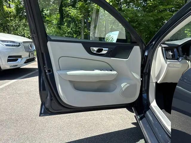 2025 Volvo S60 B5 Core