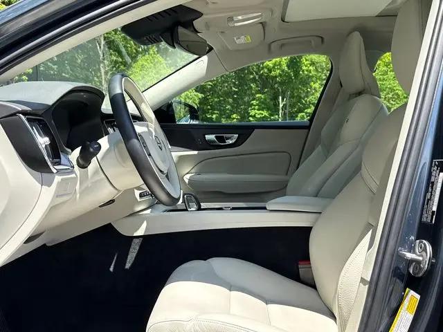 2025 Volvo S60 B5 Core