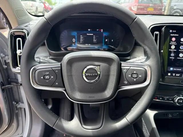 2026 Volvo XC40 Plus, B5 AWD Gas (mild hybrid), Dark