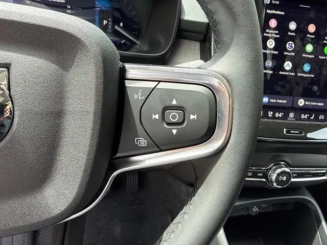 2026 Volvo XC40 Plus, B5 AWD Gas (mild hybrid), Dark