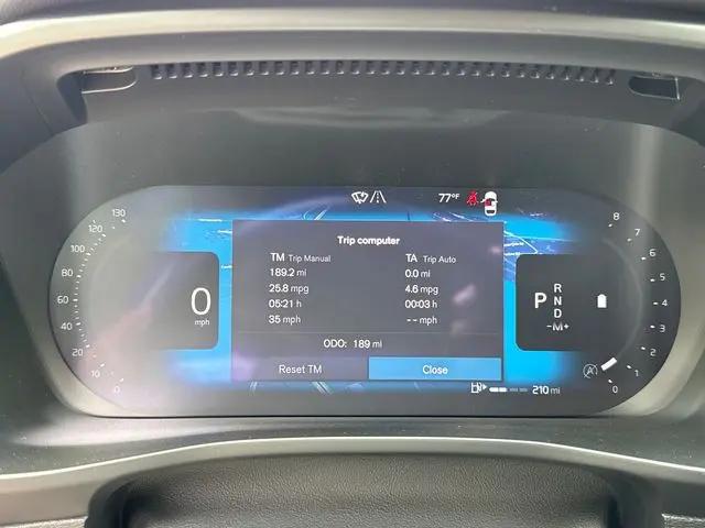 2026 Volvo XC40 Plus, B5 AWD Gas (mild hybrid), Dark
