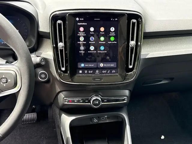 2026 Volvo XC40 Plus, B5 AWD Gas (mild hybrid), Dark