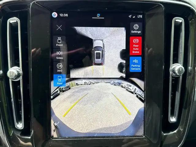 2026 Volvo XC40 Plus, B5 AWD Gas (mild hybrid), Dark