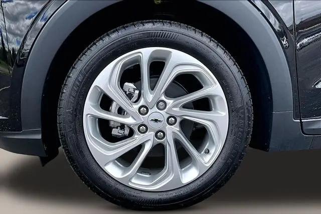2027 Chevrolet Bolt LT FWD