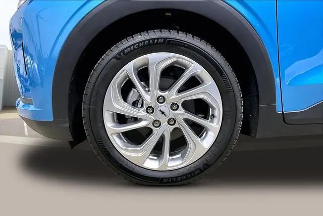 2027 Chevrolet Bolt LT FWD