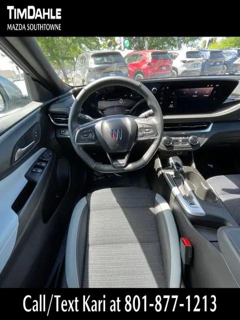 2025 Buick NV Preferred FWD