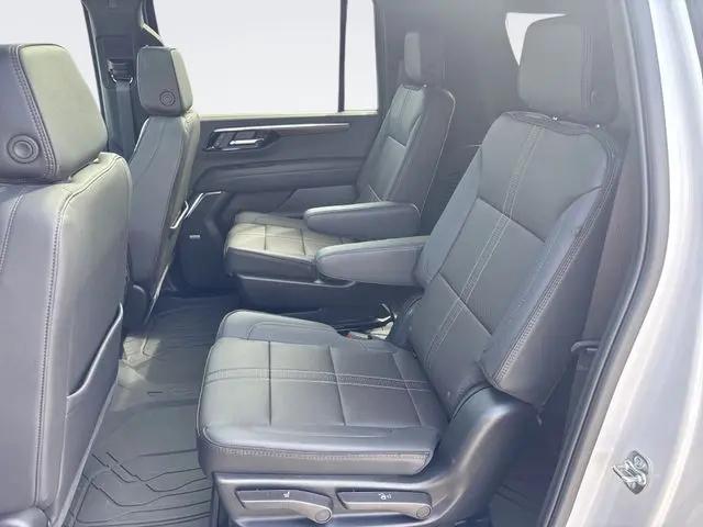 2025 Chevrolet Suburban 4WD High Country