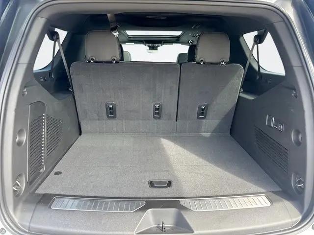 2025 Chevrolet Suburban 4WD High Country