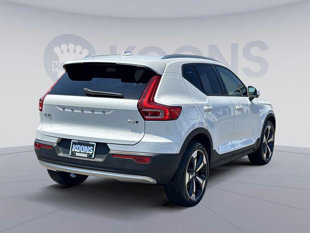 2020 Volvo XC40 T5 Momentum