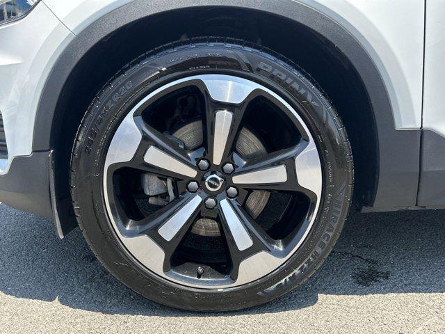 2020 Volvo XC40 T5 Momentum