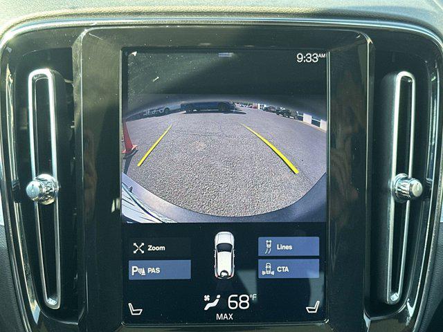 2020 Volvo XC40 T5 Momentum