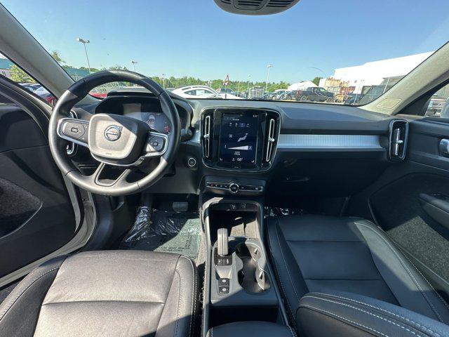 2020 Volvo XC40 T5 Momentum