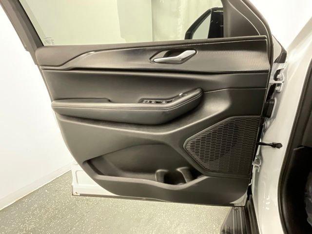 2025 Jeep Grand Cherokee L Altitude X 4x4