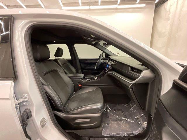 2025 Jeep Grand Cherokee L Altitude X 4x4