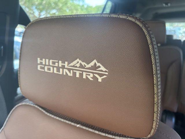 2024 Chevrolet Suburban 4WD High Country