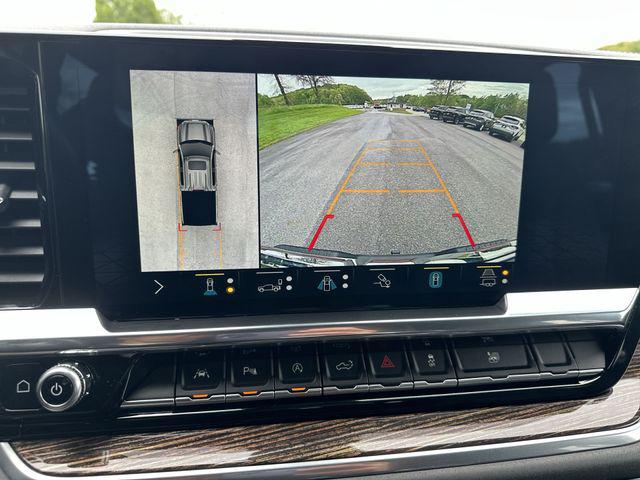2022 GMC Sierra 1500 4WD Crew Cab Short Box Elevation