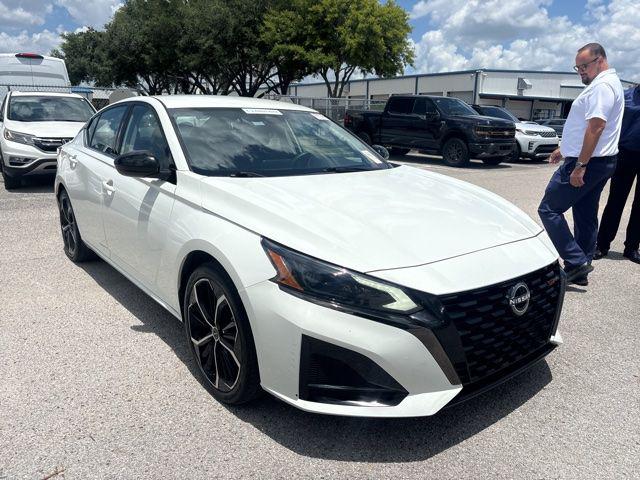 2023 Nissan Altima SR FWD