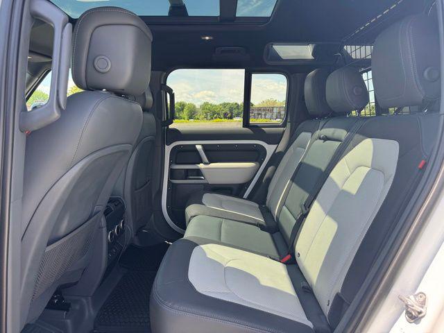 2023 Land Rover Defender 110 X-Dynamic SE
